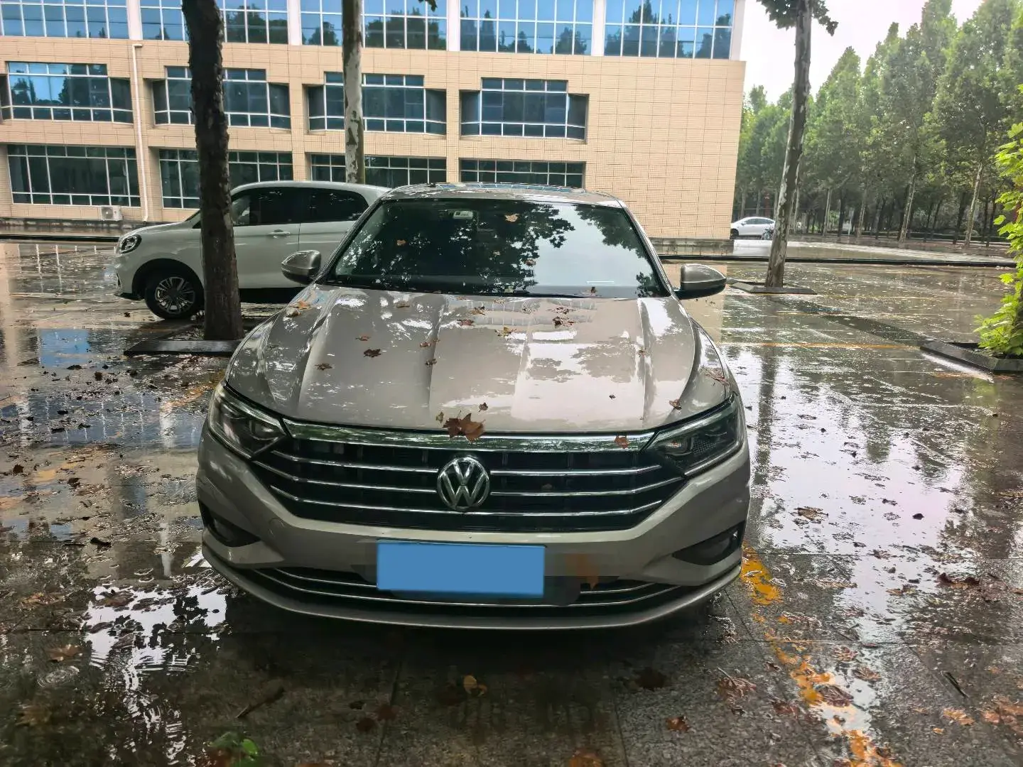 2019 VOLKSWAGEN SAGITAR thumbnail 2