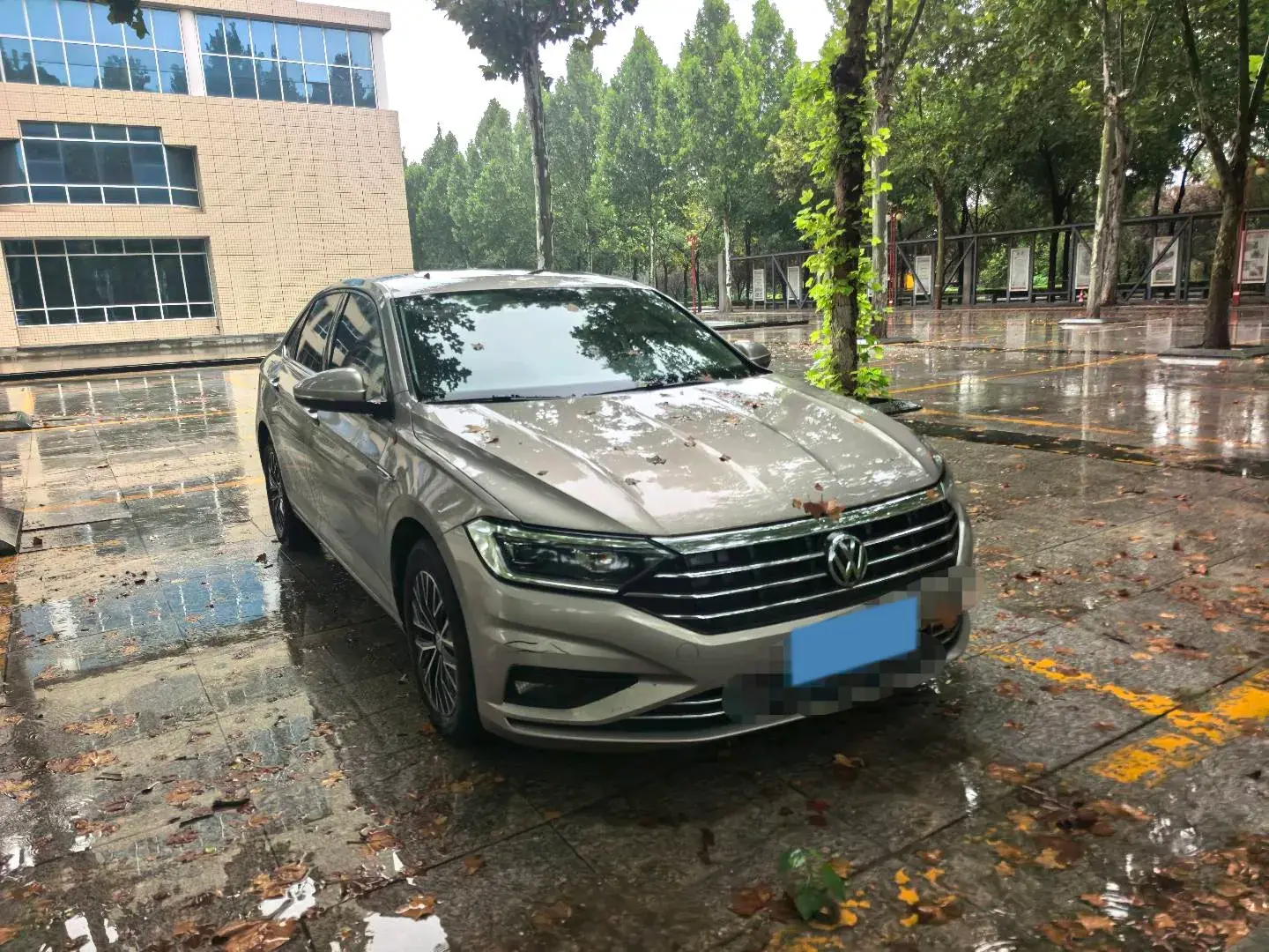 2019 VOLKSWAGEN SAGITAR thumbnail 3