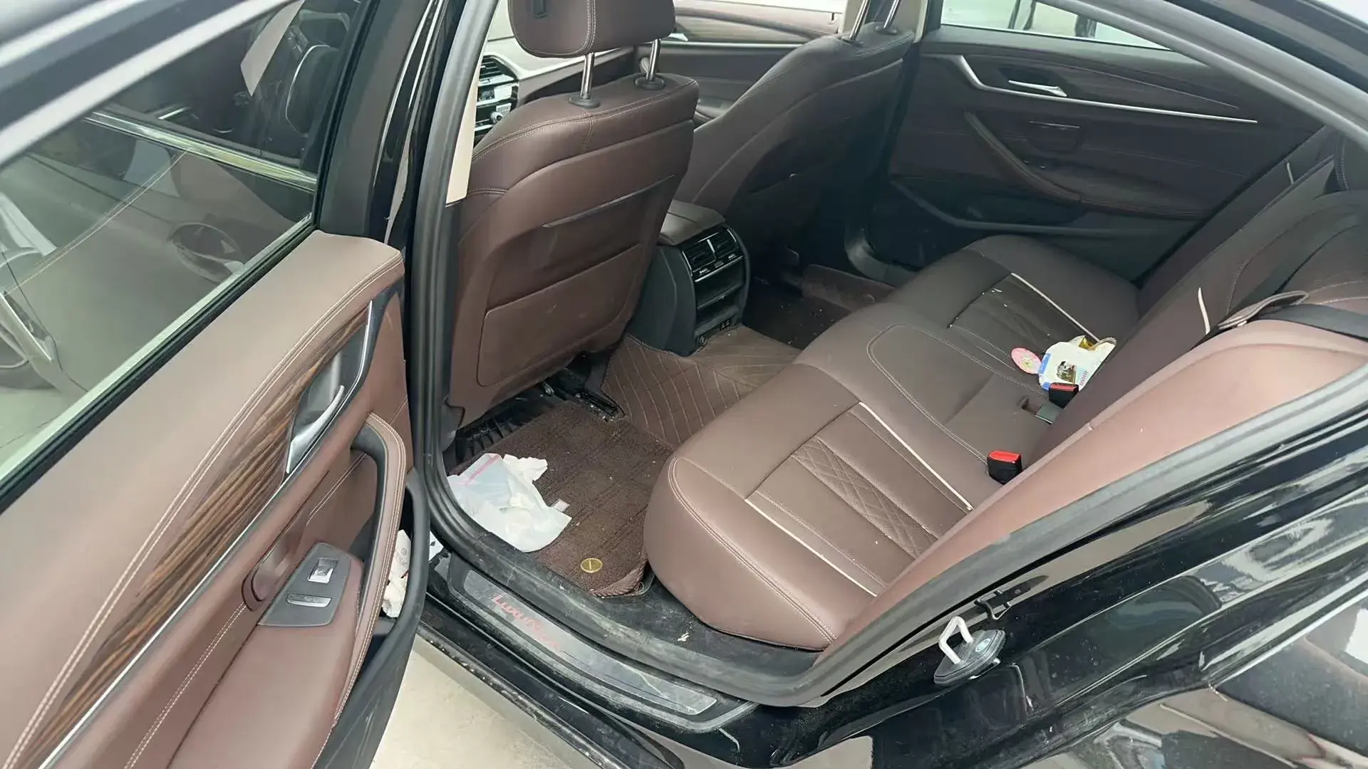 2022 BMW 5 thumbnail 3