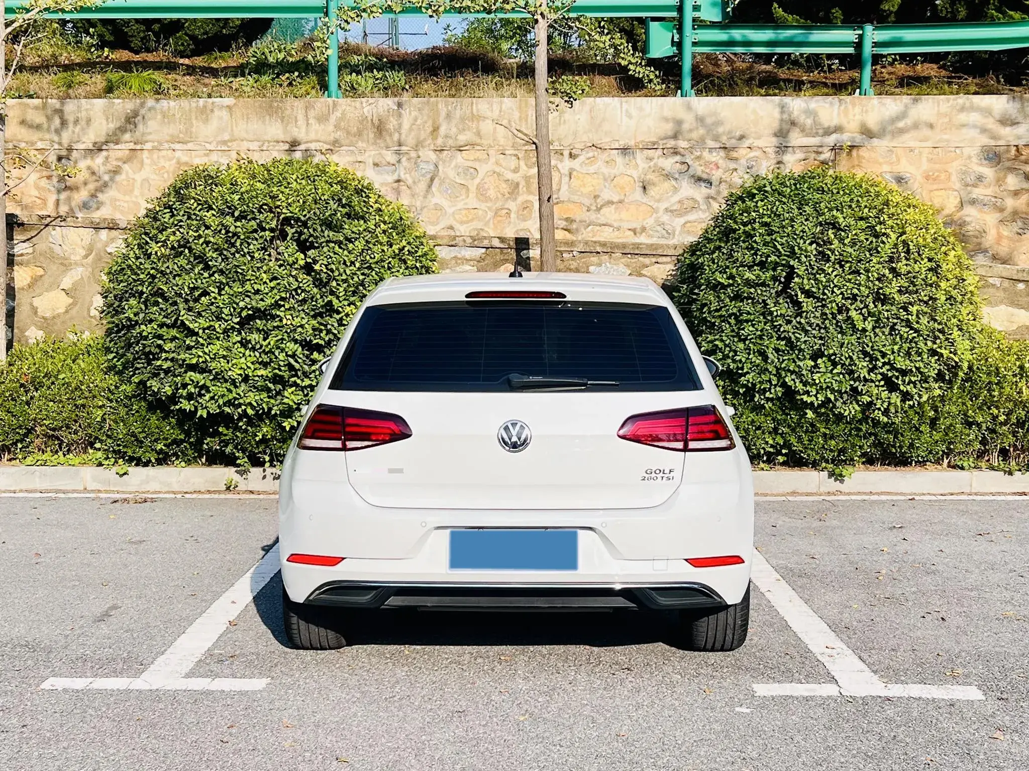 2020 VOLKSWAGEN GOLF thumbnail 4
