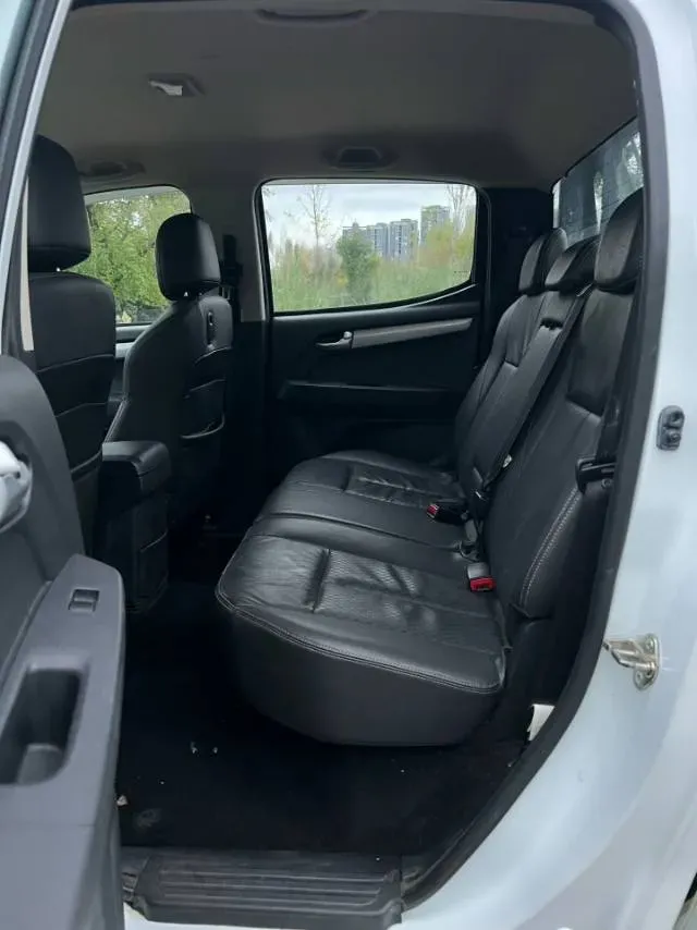 2015 Isuzu D-MAX 2.5T 136HP L4 5AT,autocango,china used car exporter,china ev exporter,chinese used car exporter,chinese used ev exporter