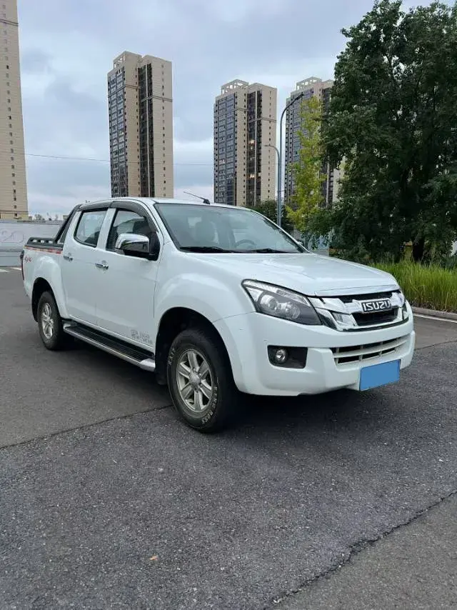 2015 ISUZU D-MAX thumbnail 2