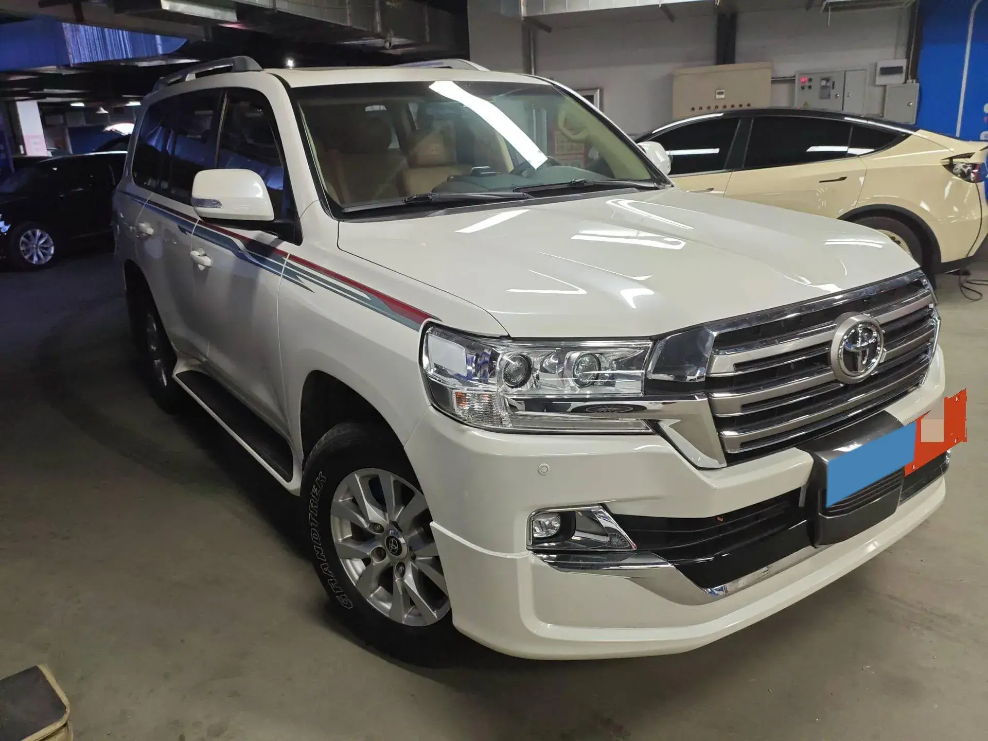 2015 TOYOTA LAND thumbnail 3