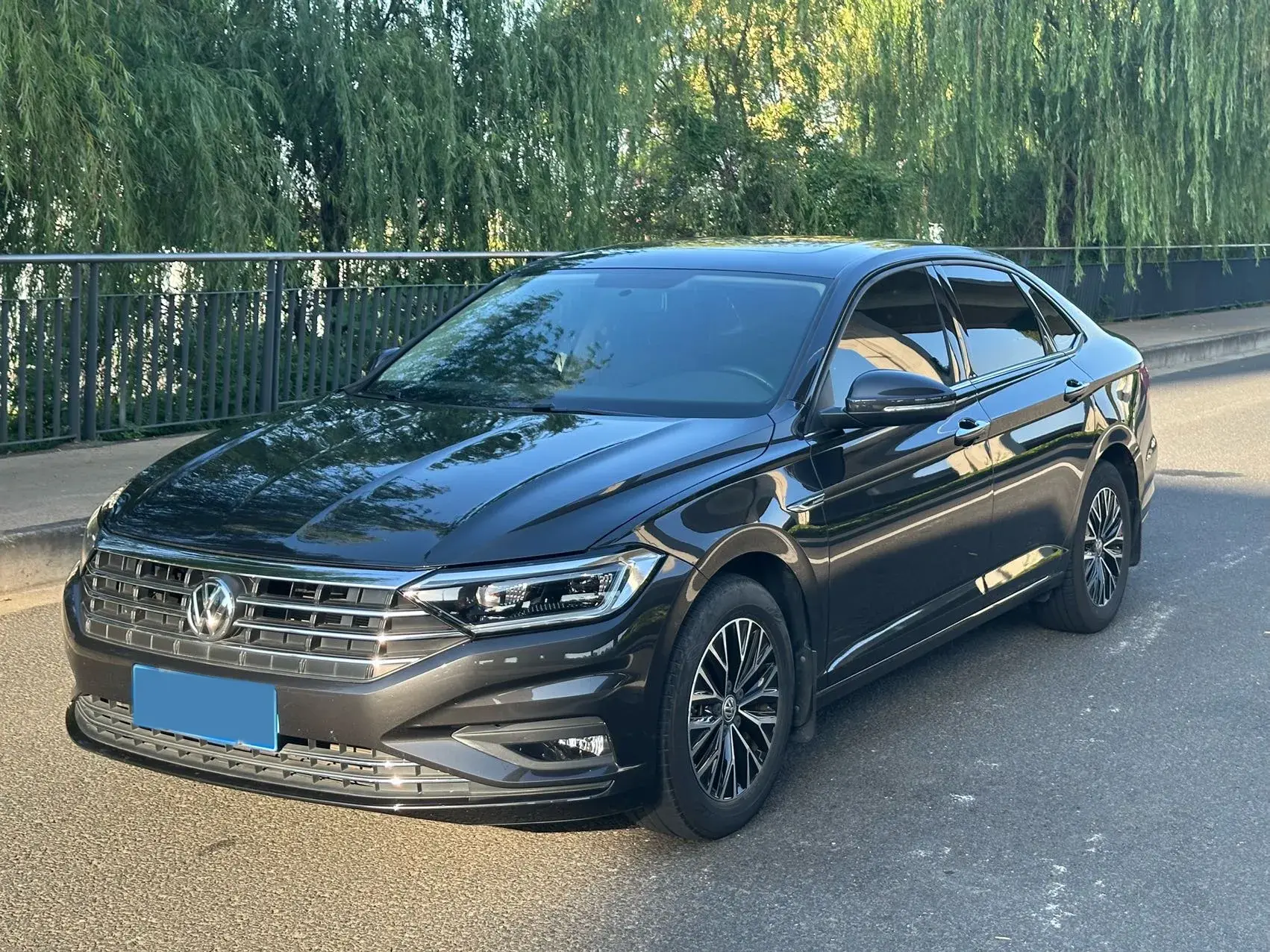 2020 VOLKSWAGEN SAGITAR view 1