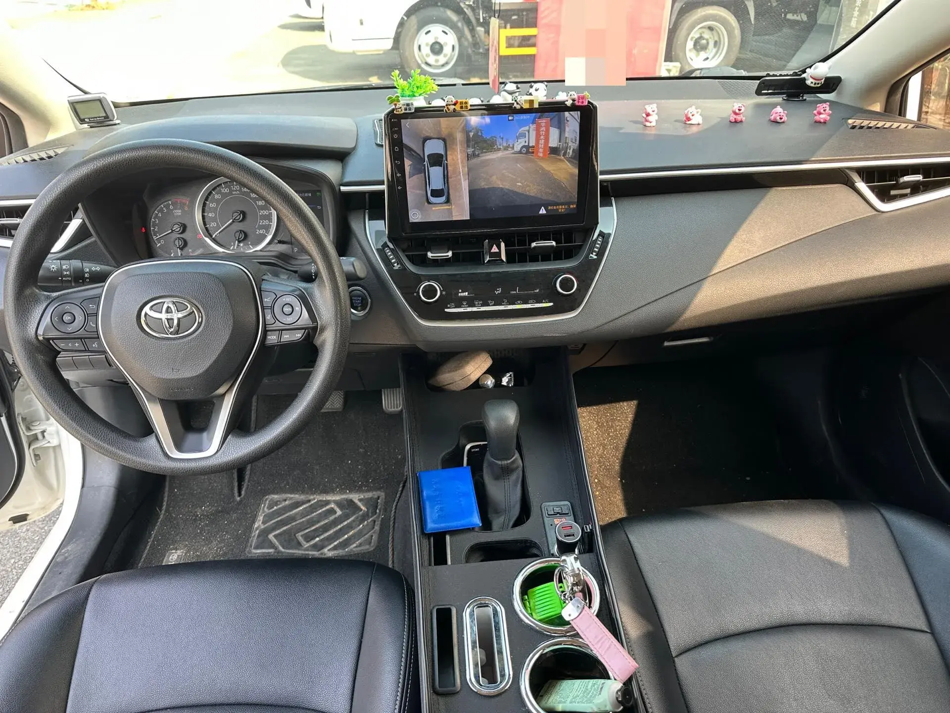 2019 TOYOTA COROLLA thumbnail 4