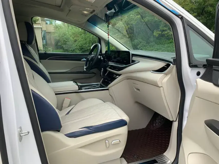 2021 BUICK GL8 thumbnail 4