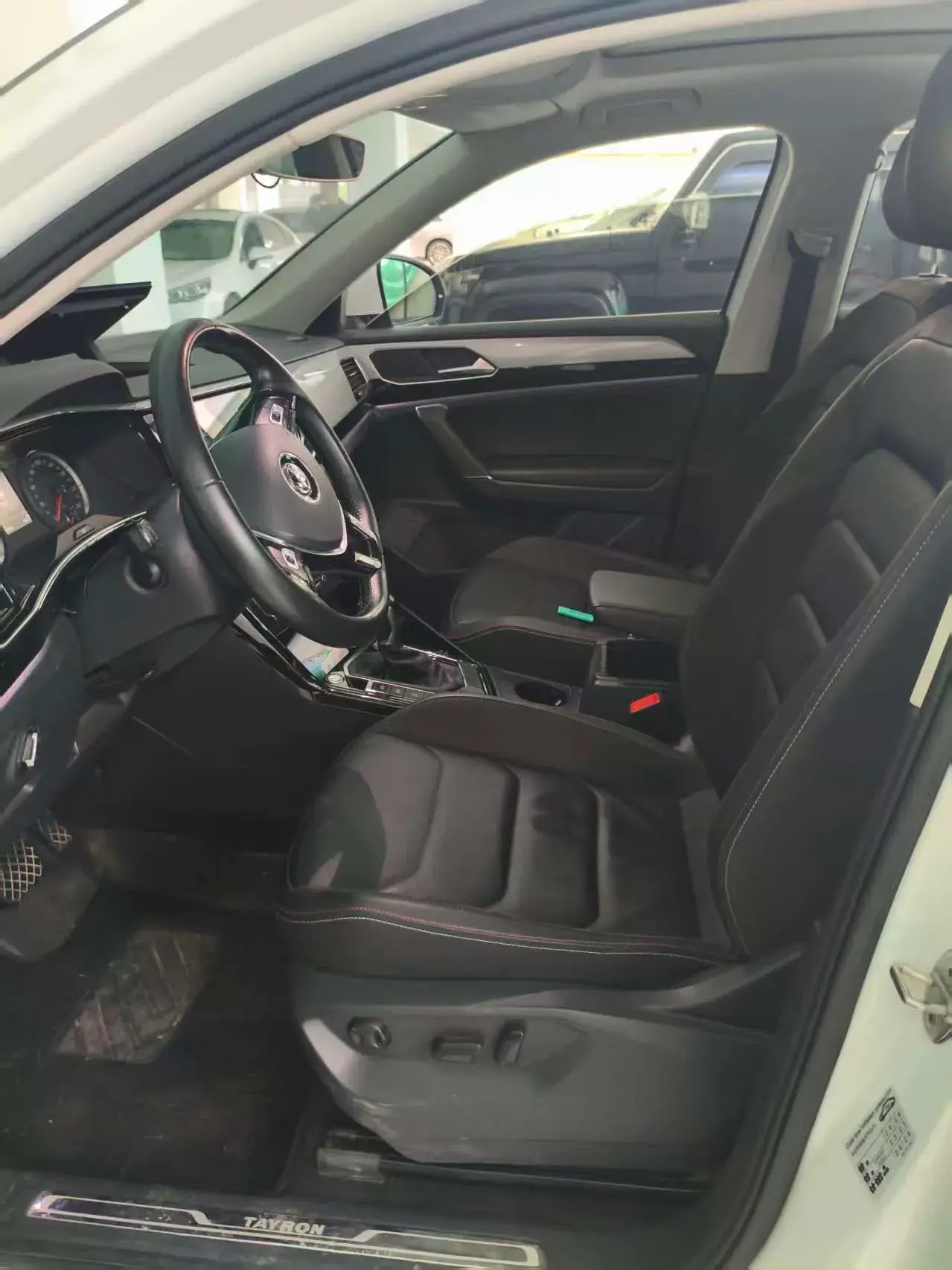 2020 VOLKSWAGEN TAYRON thumbnail 3