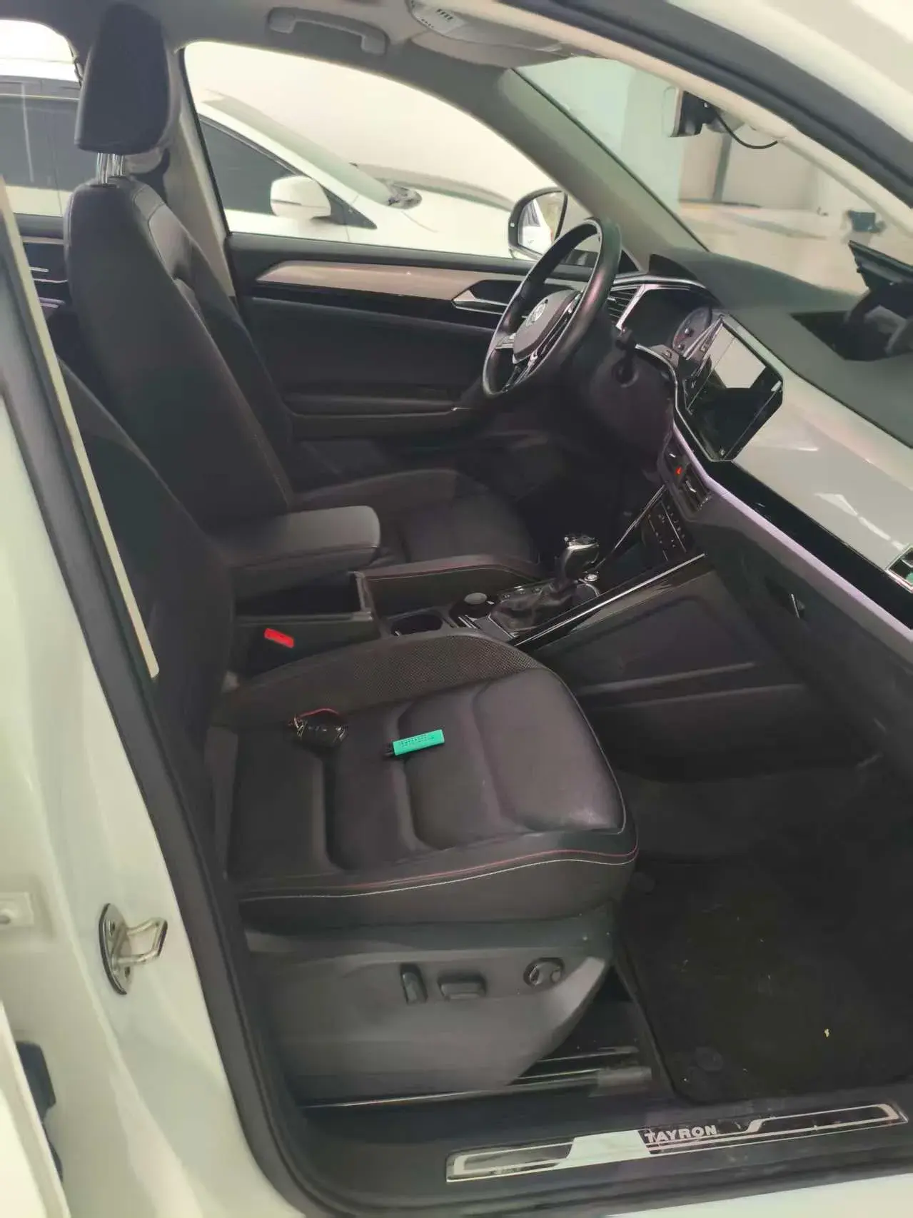 2020 VOLKSWAGEN TAYRON thumbnail 4