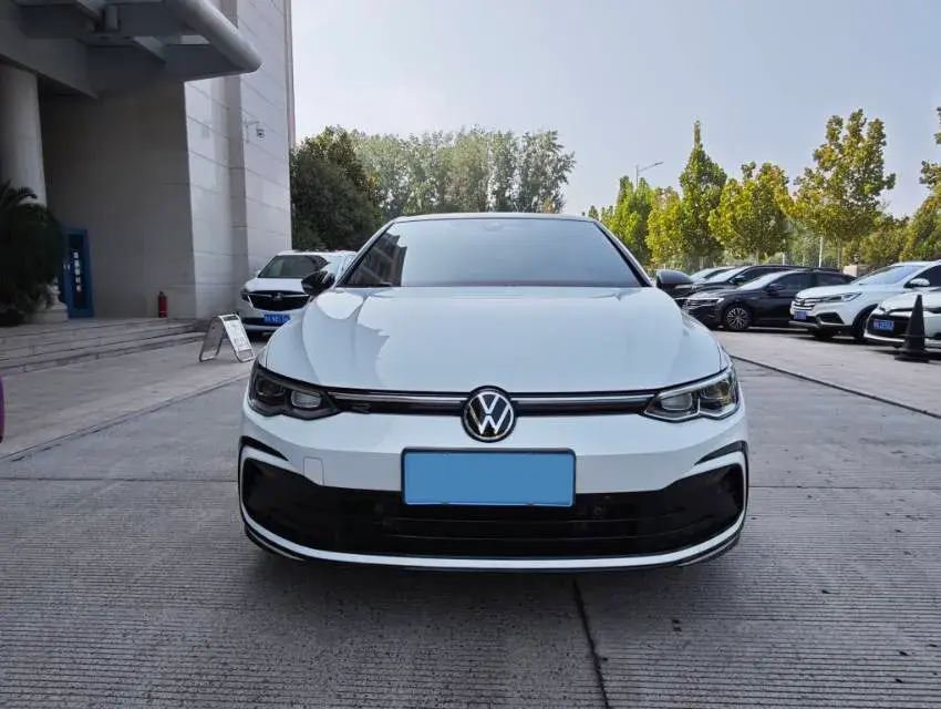 2021 VOLKSWAGEN GOLF thumbnail 3