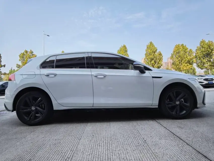 2021 VOLKSWAGEN GOLF thumbnail 2