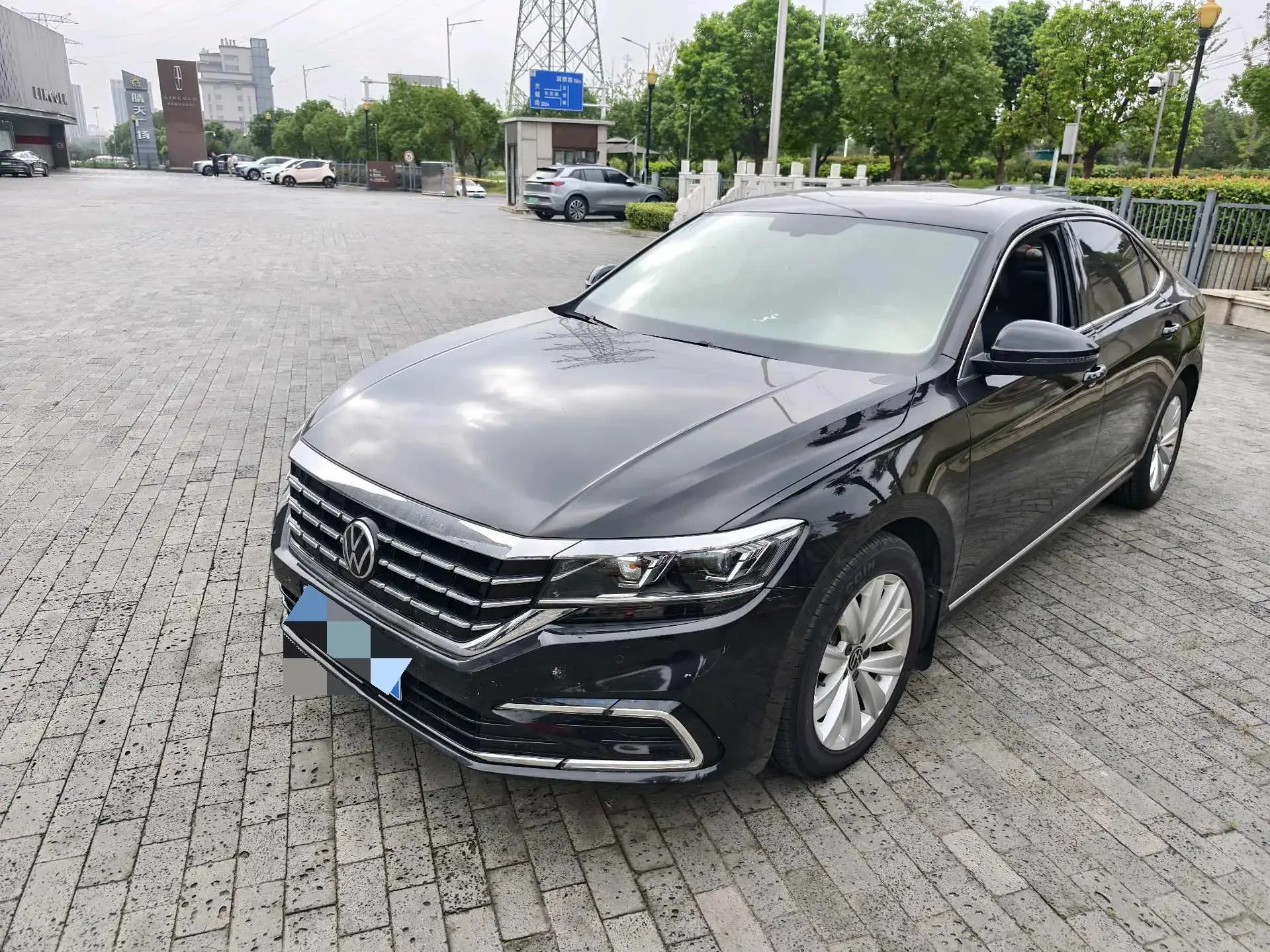 2021 VOLKSWAGEN PASSAT view 1