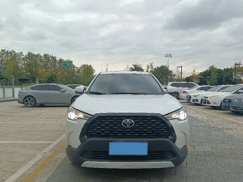 2022 TOYOTA COROLLA thumbnail 2