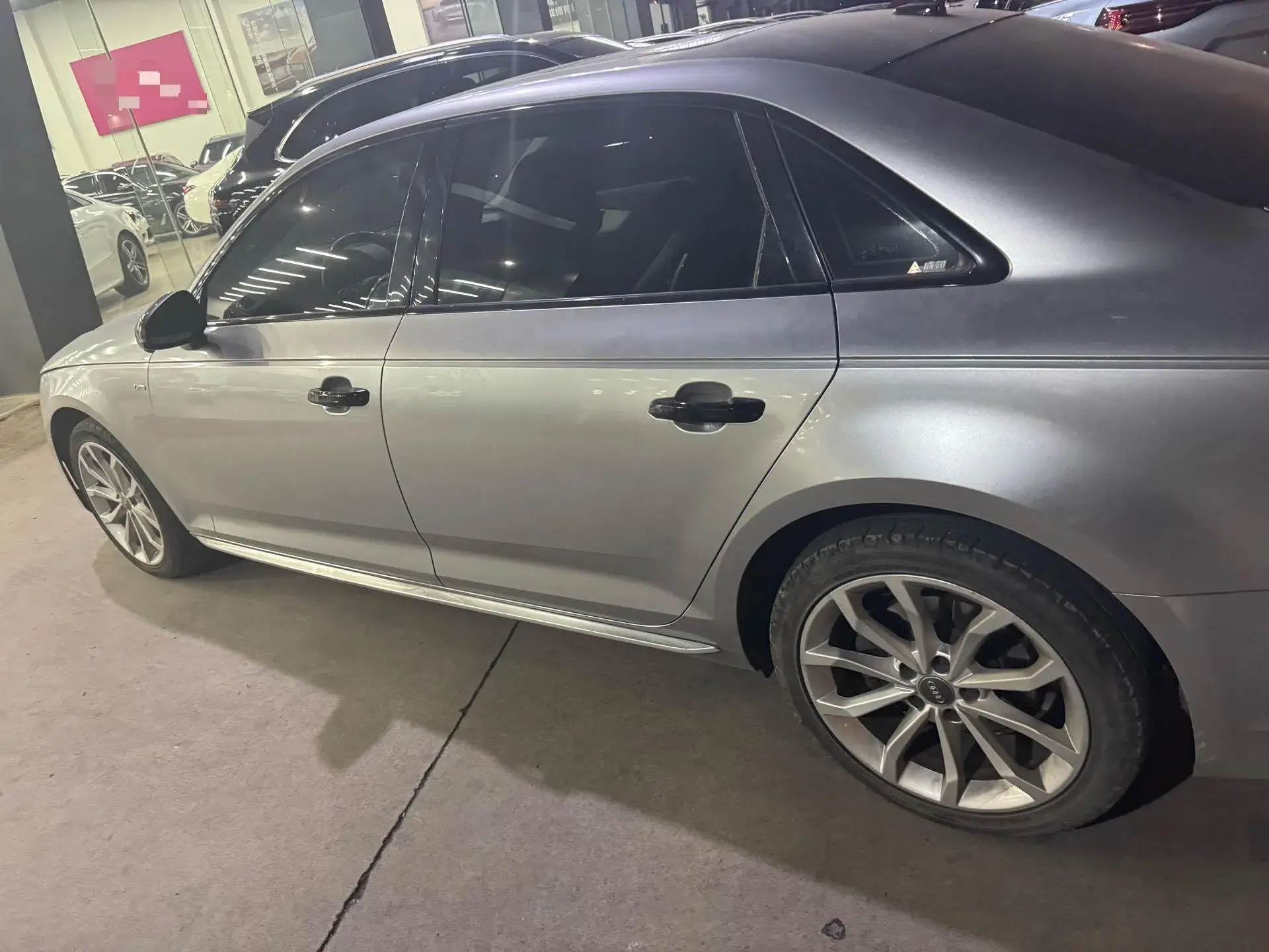 2019 AUDI A4L thumbnail 3