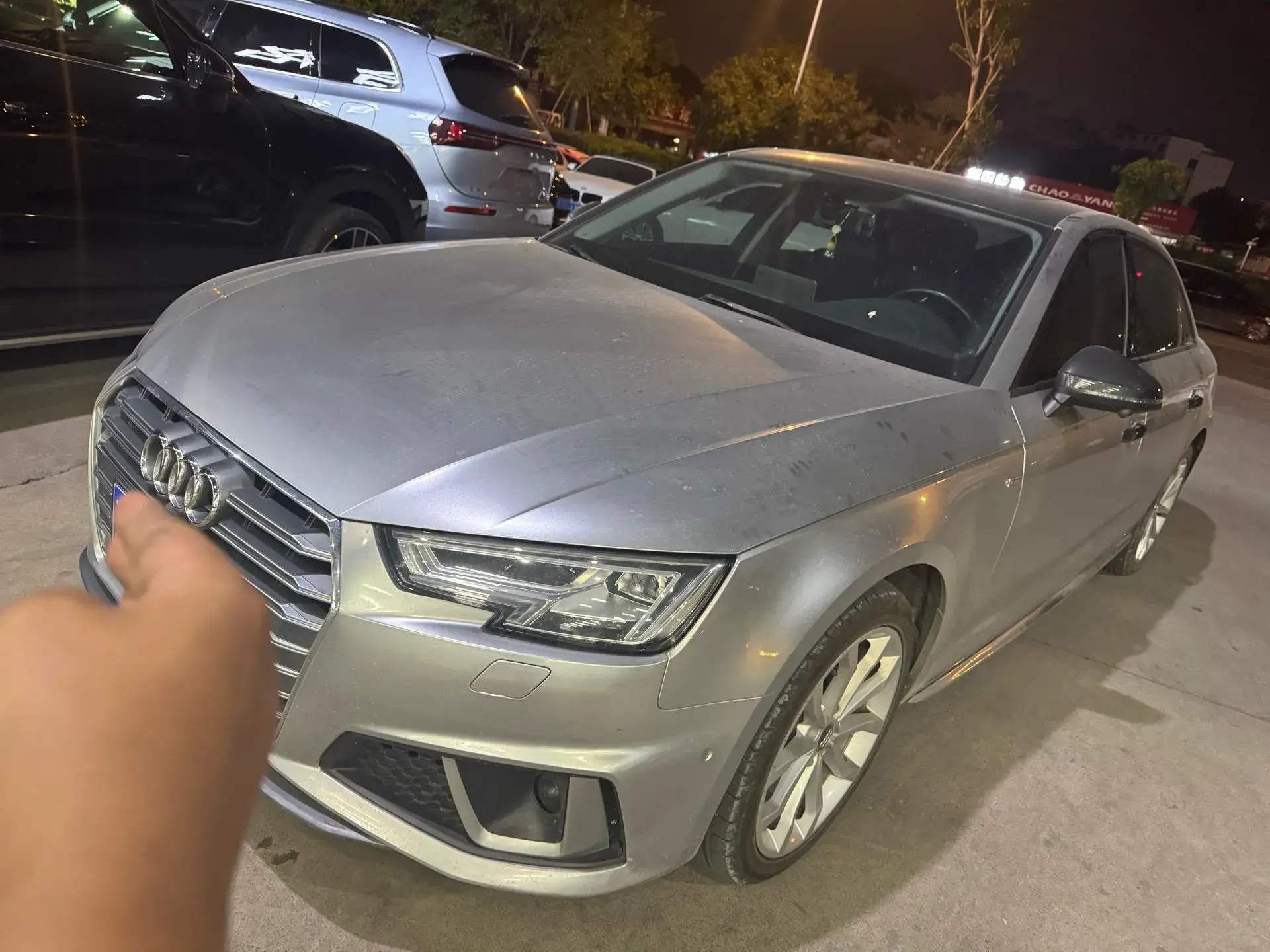 2019 AUDI A4L view 1