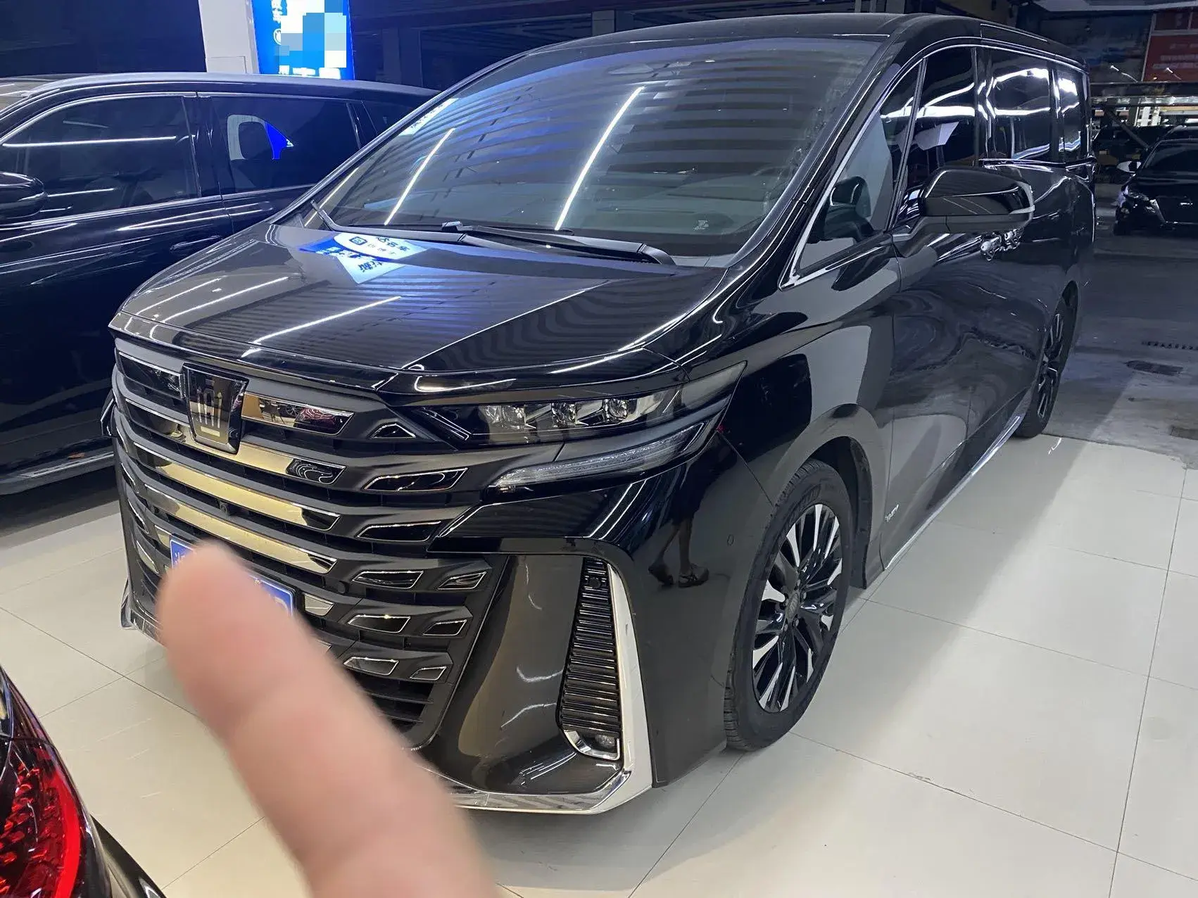 2024 TOYOTA VELLFIRE view 1