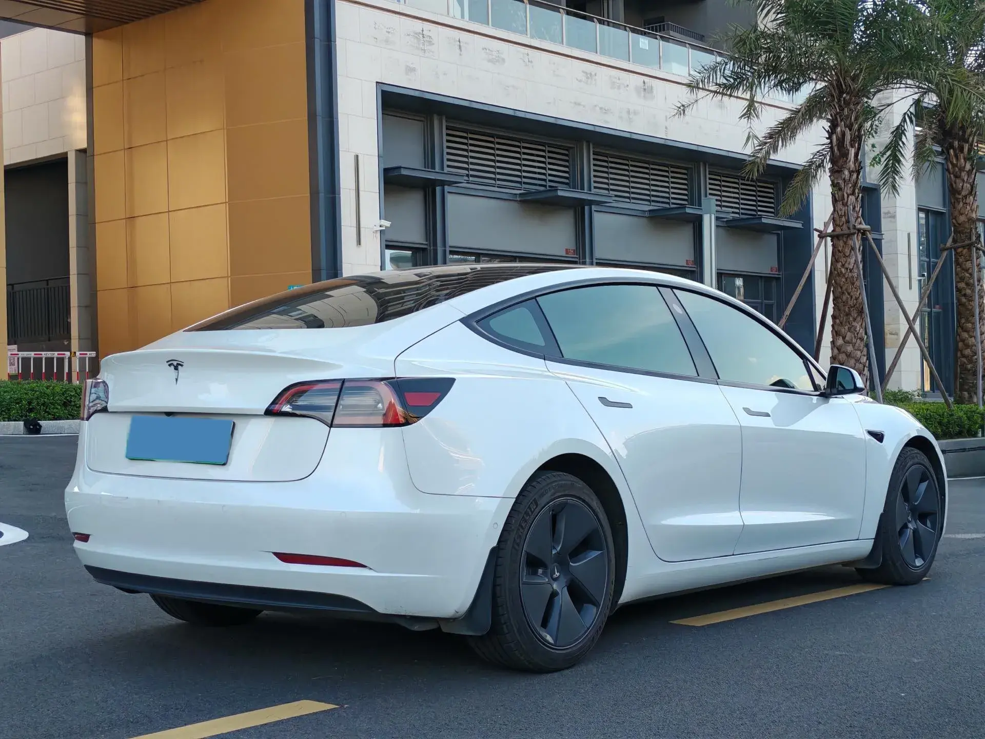 2022 TESLA MODEL thumbnail 2