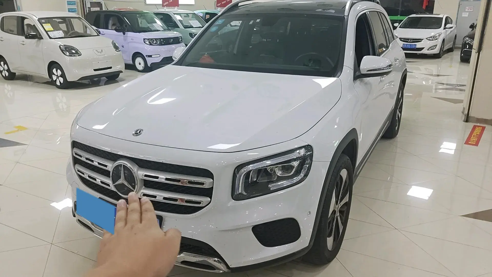 2021 MERCEDES-BENZ GLB view 1