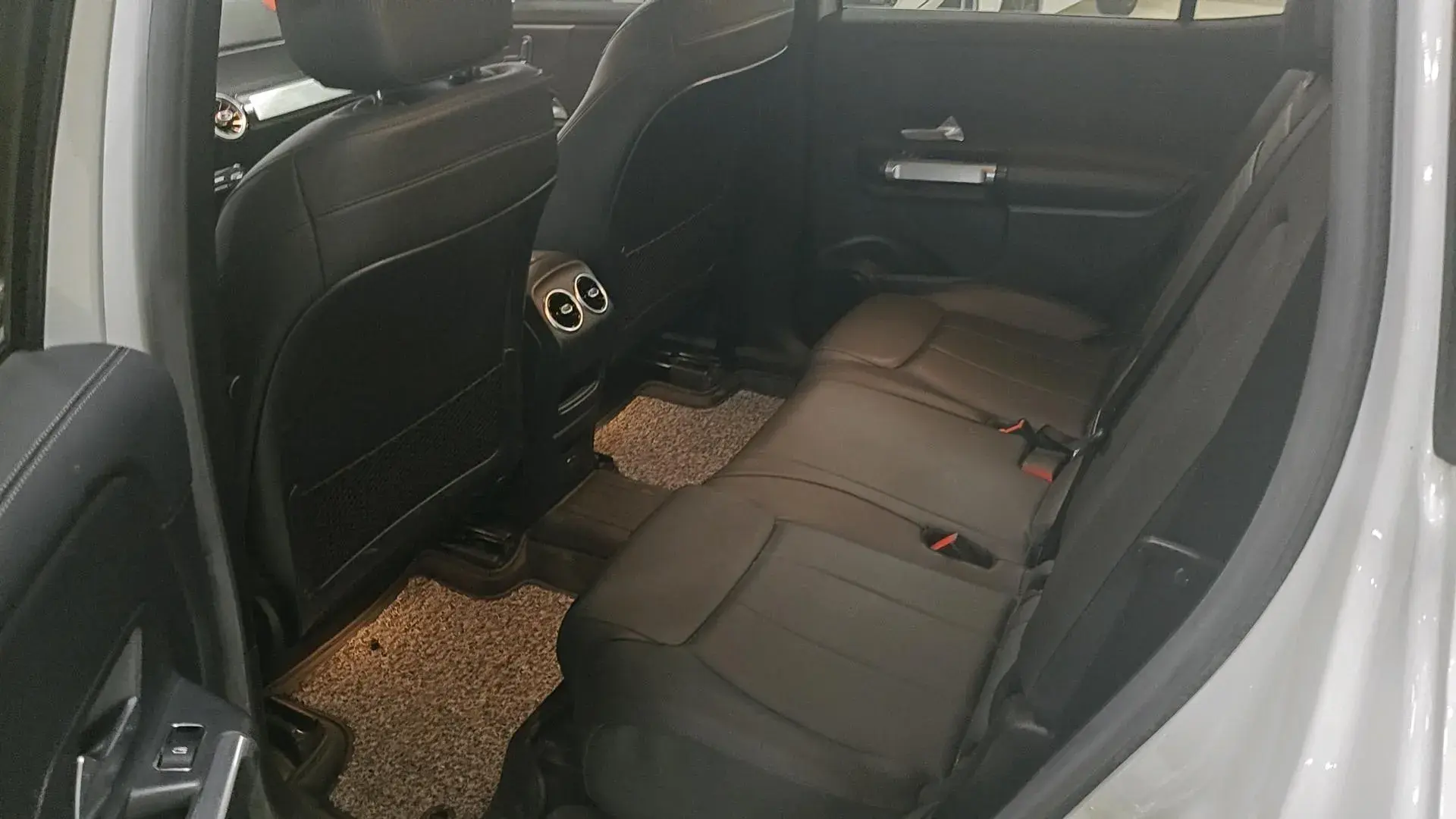 2021 MERCEDES-BENZ GLB thumbnail 3