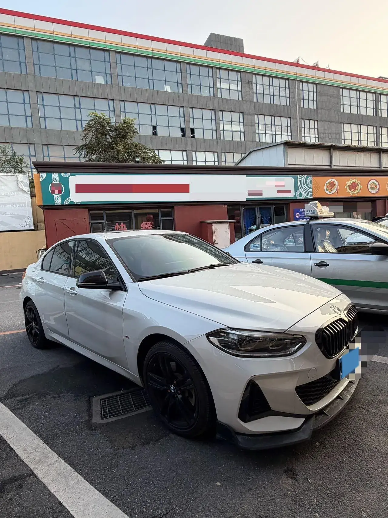 2022 BMW 1 thumbnail 3