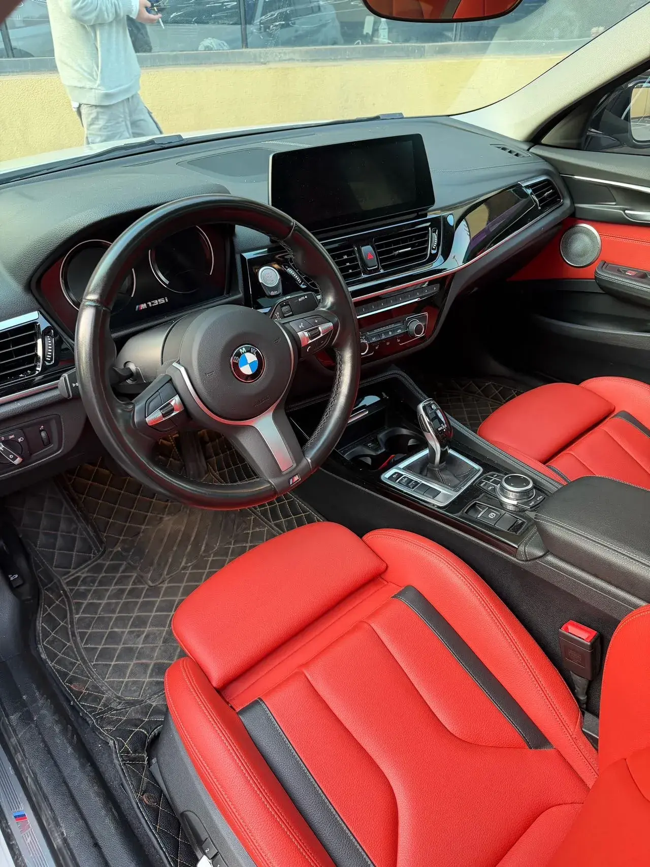 2022 BMW 1 thumbnail 4