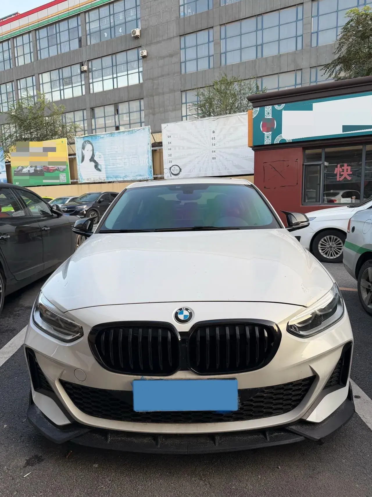 2022 BMW 1 thumbnail 2