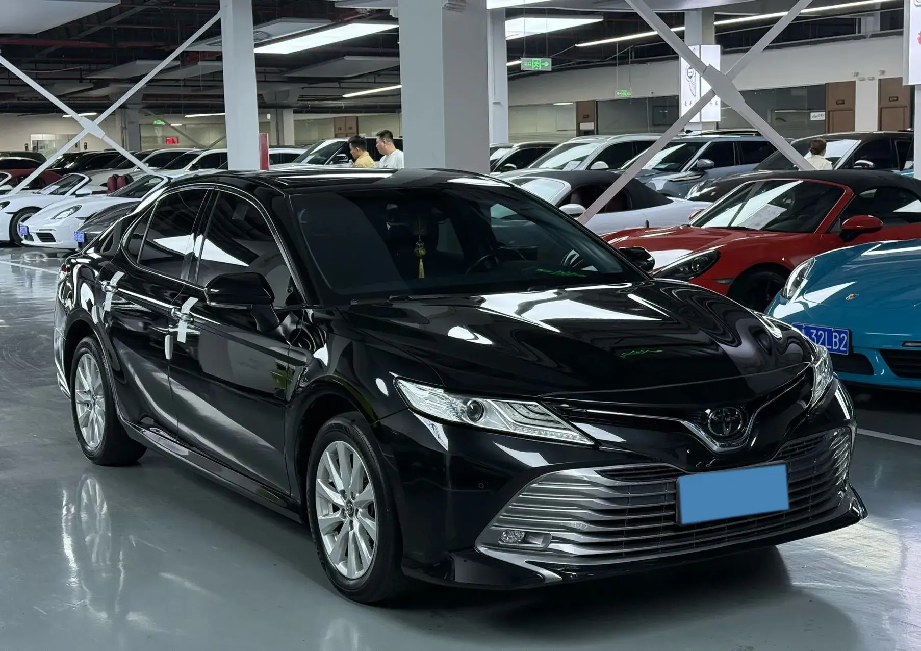 2019 TOYOTA CAMRY thumbnail 3