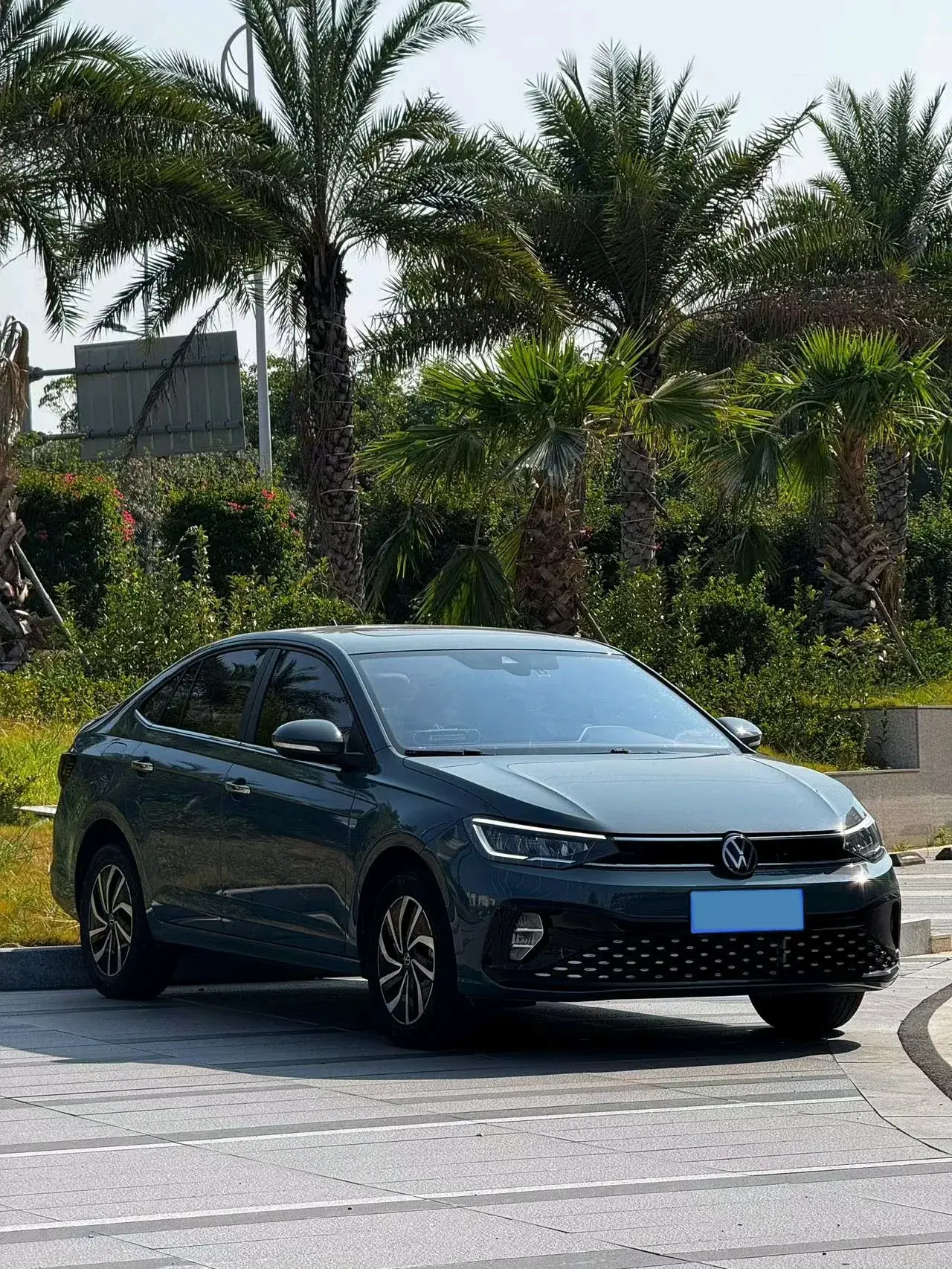 2023 VOLKSWAGEN LAVIDA thumbnail 2