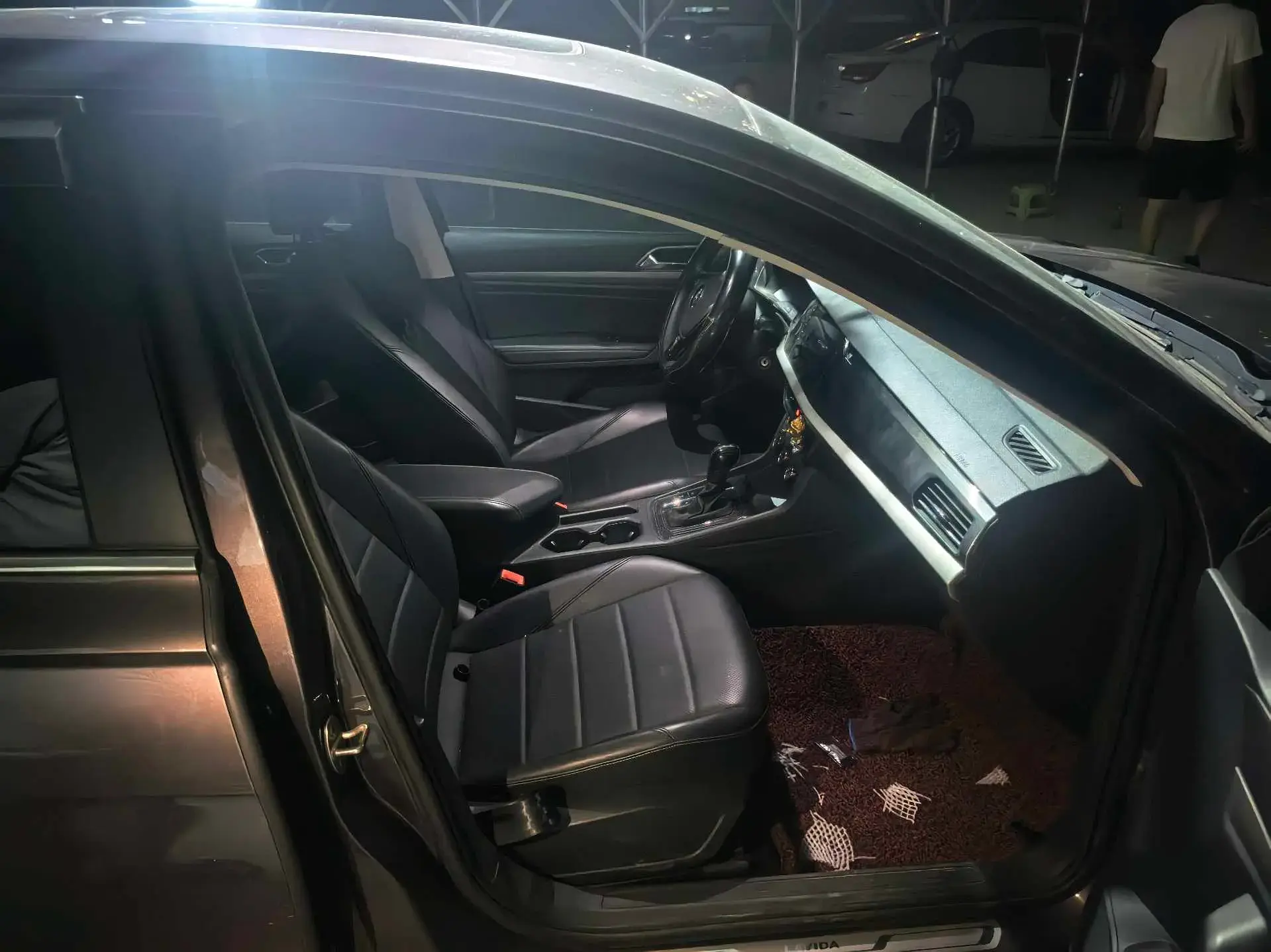 2018 VOLKSWAGEN LAVIDA thumbnail 2