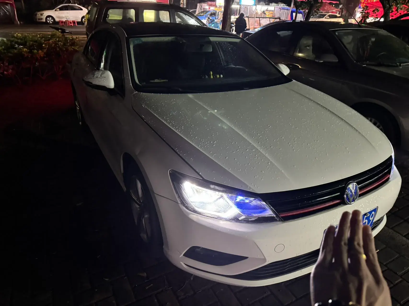 2017 VOLKSWAGEN LAMANDO thumbnail 3