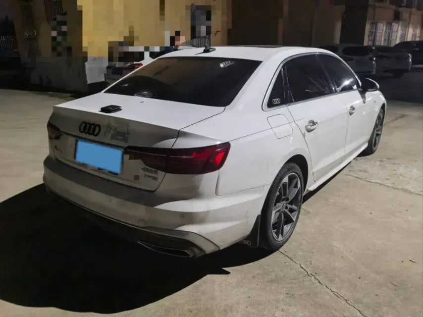 2022 Audi A4L 2.0T 190HP L4 7DCT,autocango,china used car exporter,china ev exporter,chinese used car exporter,chinese used ev exporter