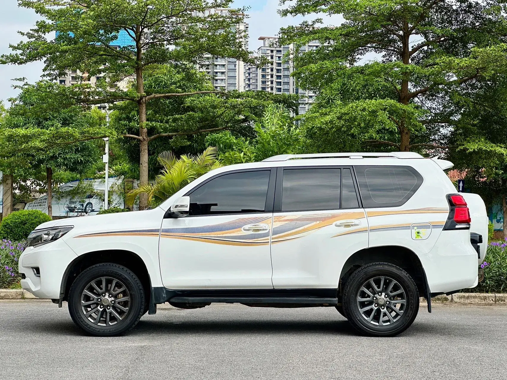 2023 TOYOTA YARIS thumbnail 3