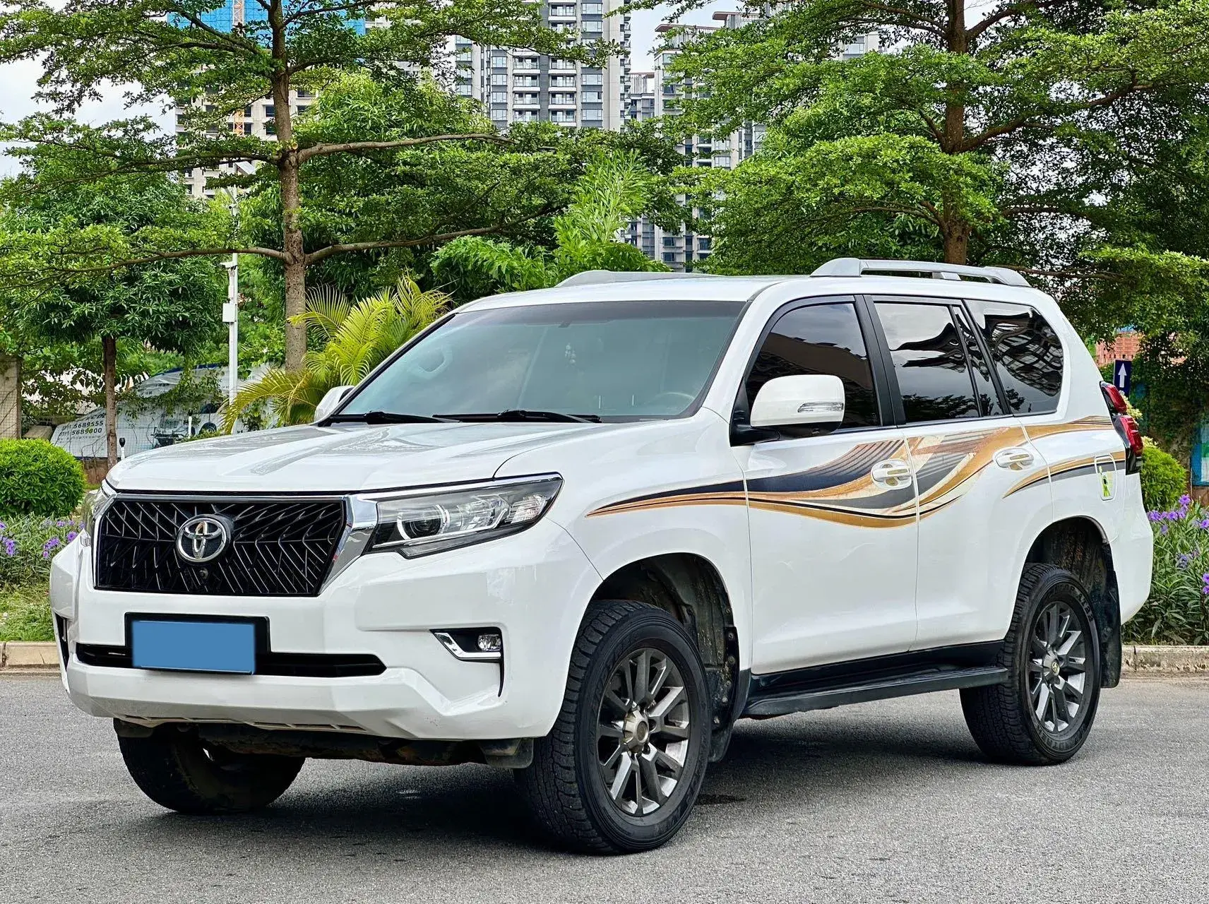 2023 TOYOTA YARIS view 1