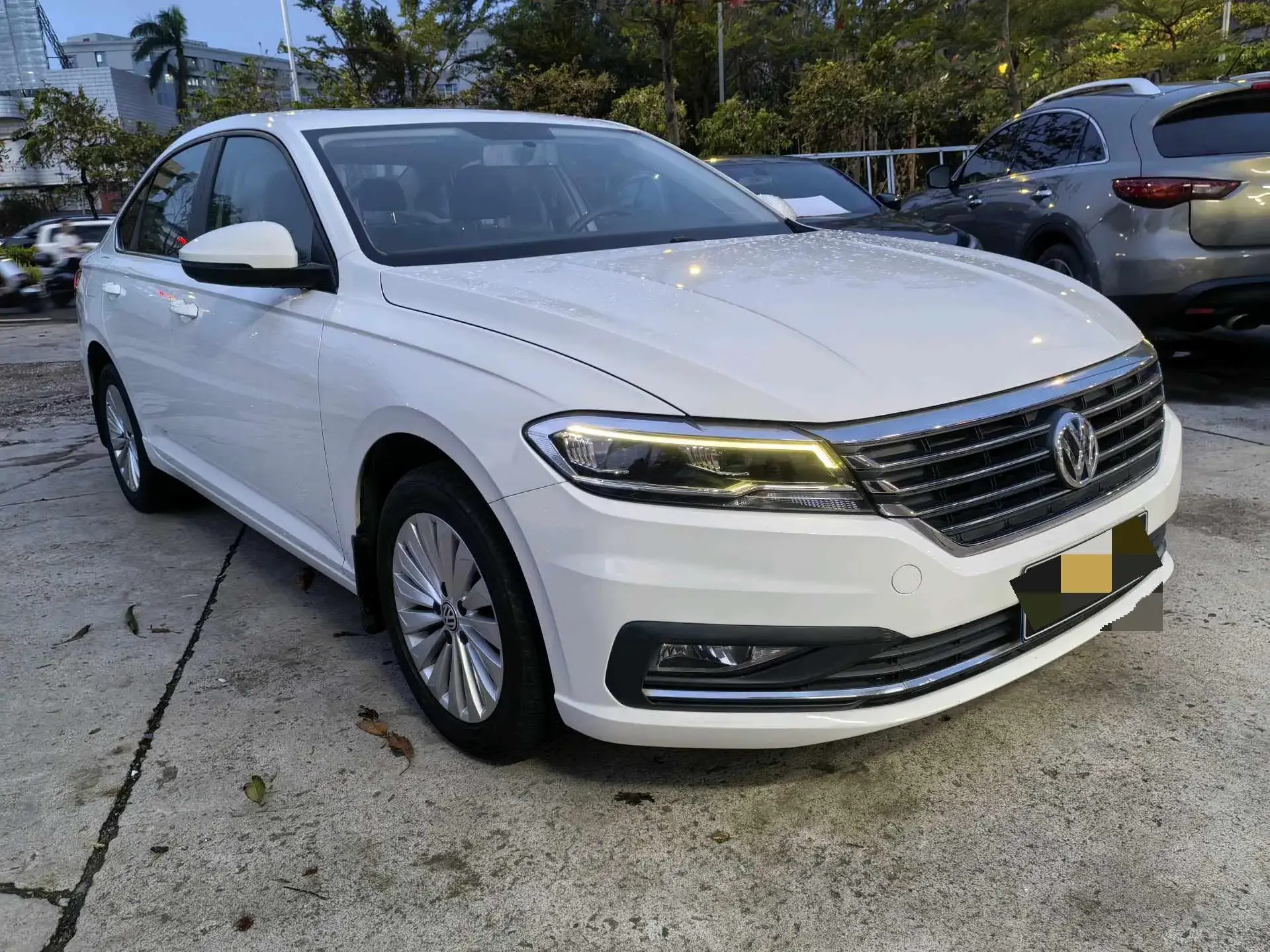 2019 VOLKSWAGEN LAVIDA thumbnail 2