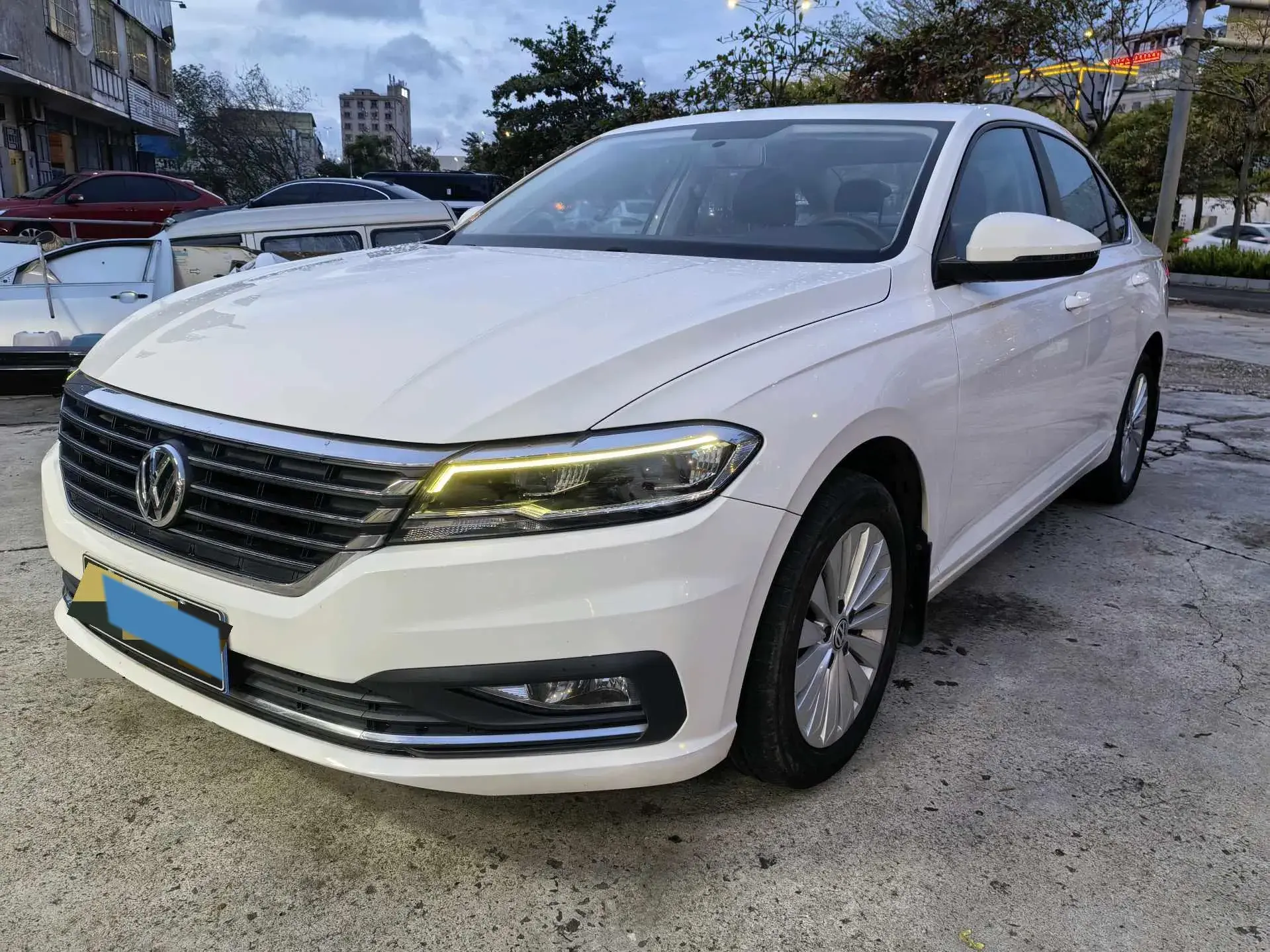 2019 VOLKSWAGEN LAVIDA view 1