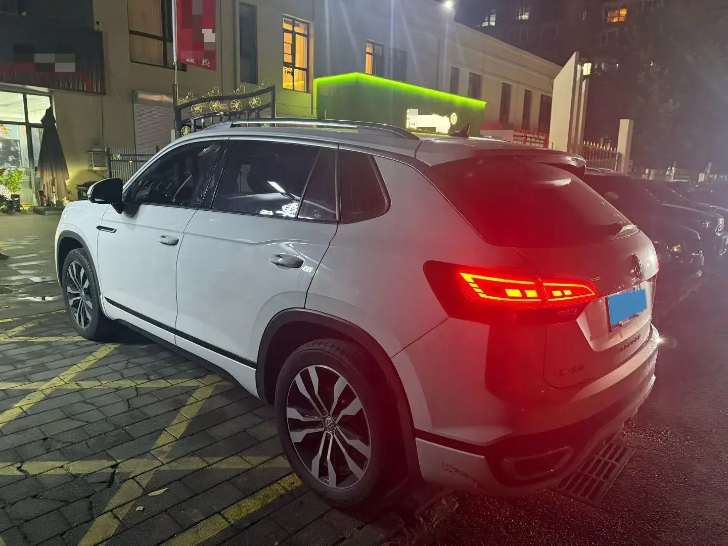 2021 VOLKSWAGEN TAYRON thumbnail 4