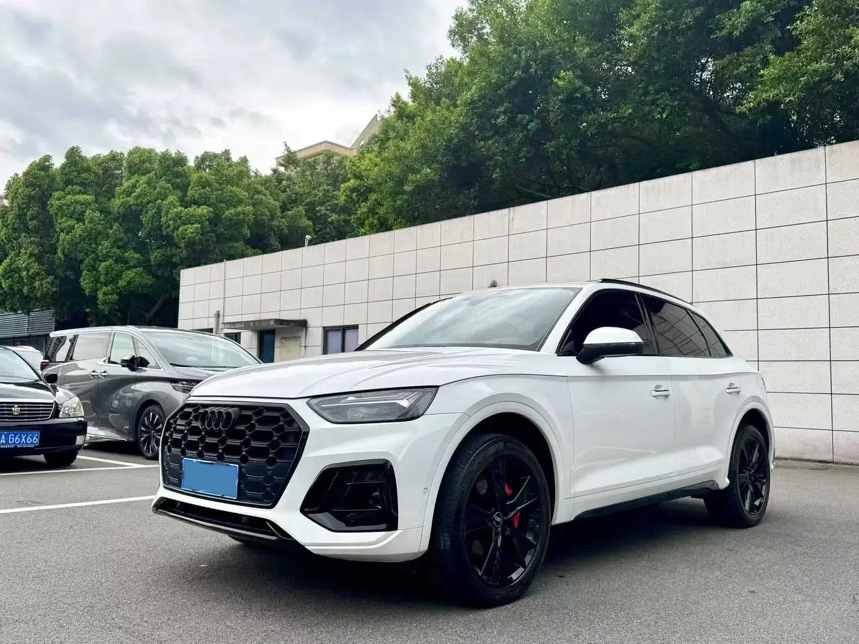 2021 AUDI Q5L view 1