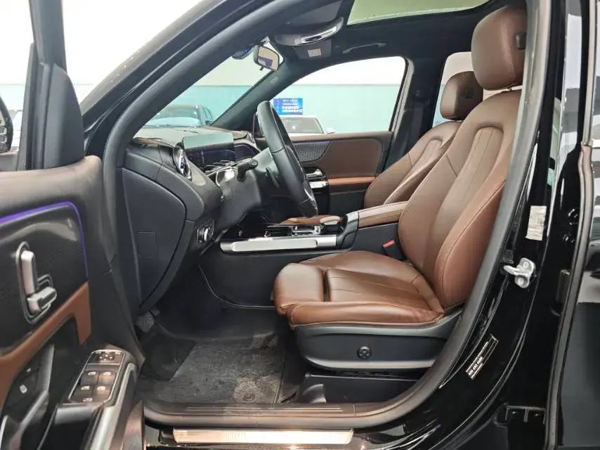 2023 MERCEDES-BENZ GLB thumbnail 3