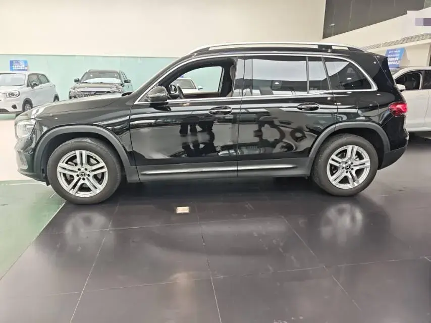 2023 MERCEDES-BENZ GLB thumbnail 2