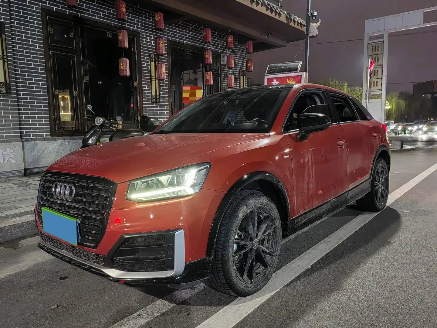 2021 AUDI Q2L view 1