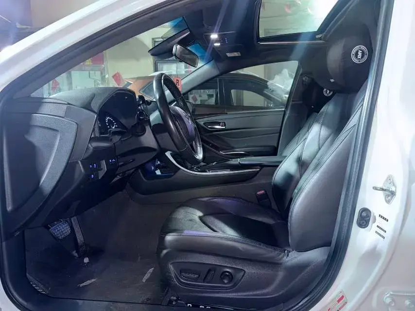 2019 TOYOTA AVALON thumbnail 2