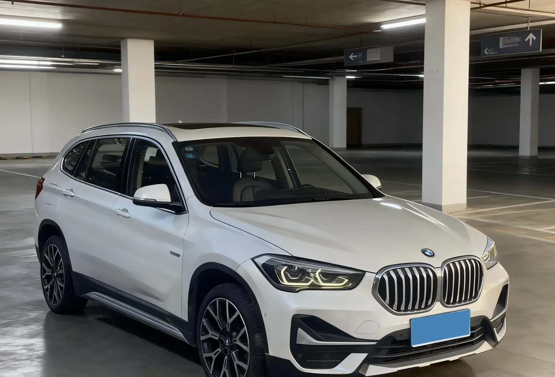 2020 BMW X1 thumbnail 2
