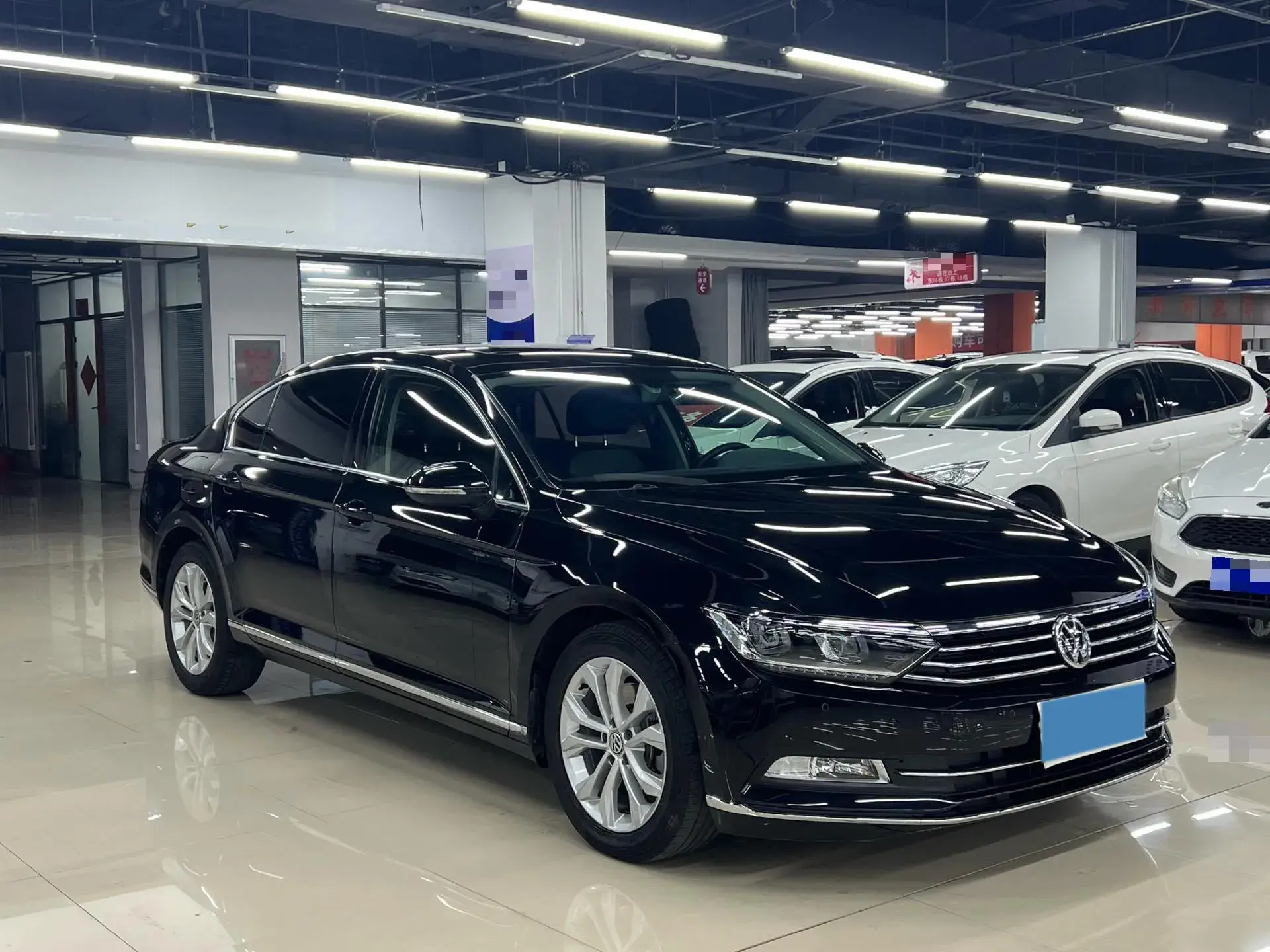 2018 VOLKSWAGEN MAGOTAN thumbnail 3