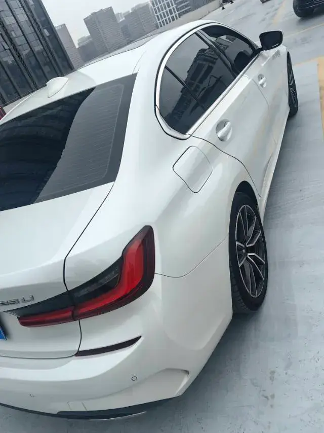 2022 BMW 3 thumbnail 3