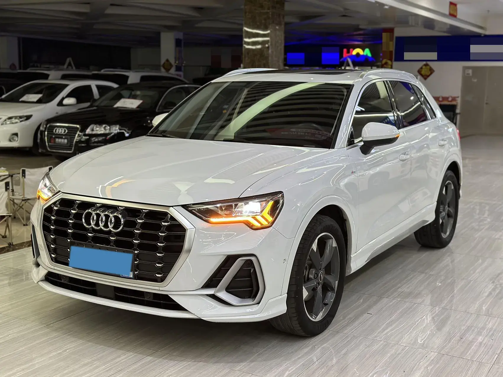 2021 AUDI Q3 view 1