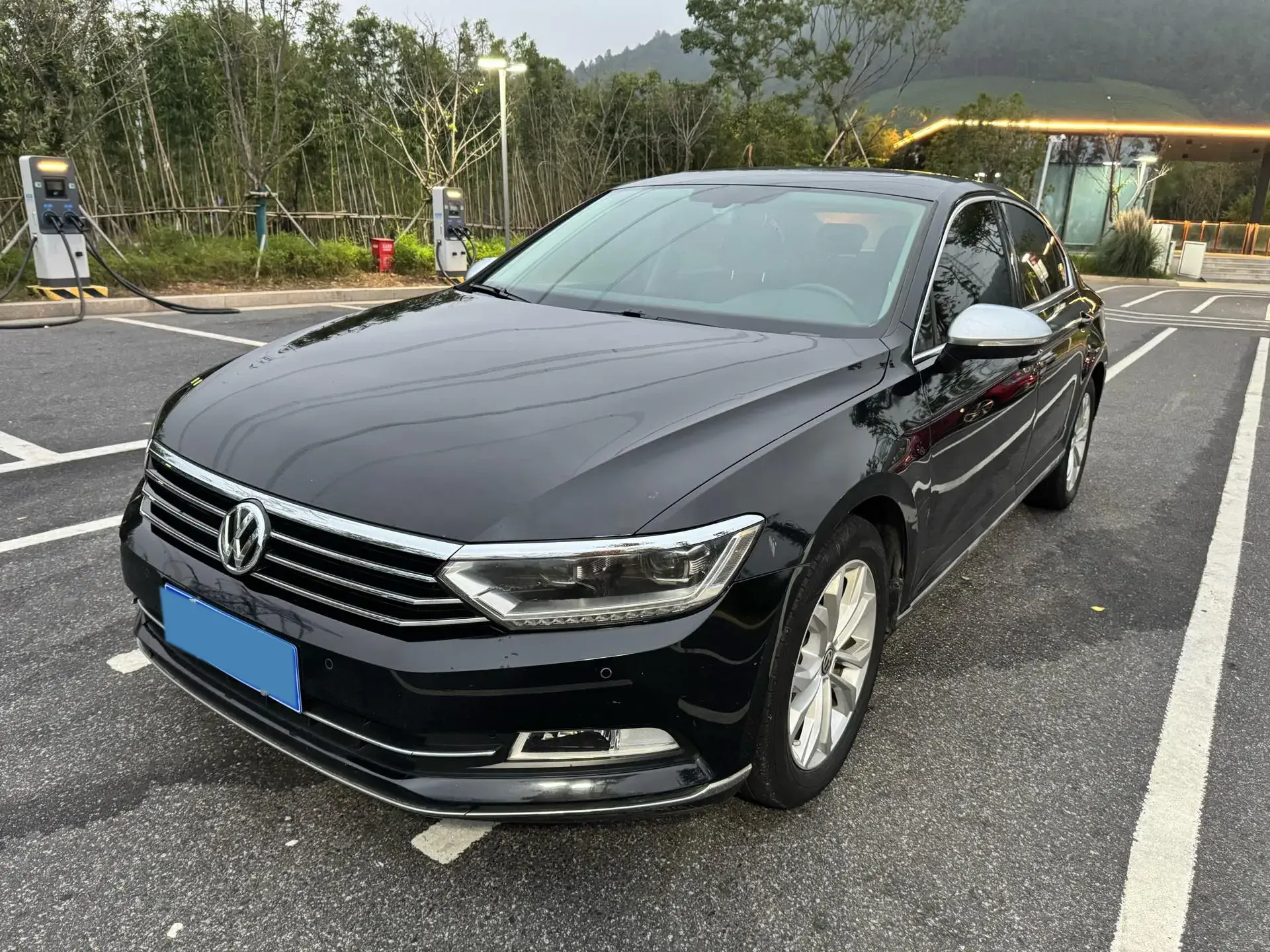 2019 VOLKSWAGEN MAGOTAN view 1