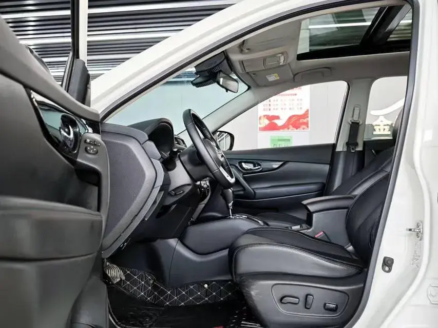 2021 NISSAN X-TRAIL thumbnail 4