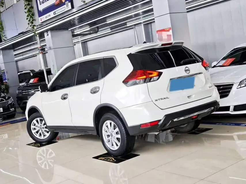 2021 NISSAN X-TRAIL thumbnail 2