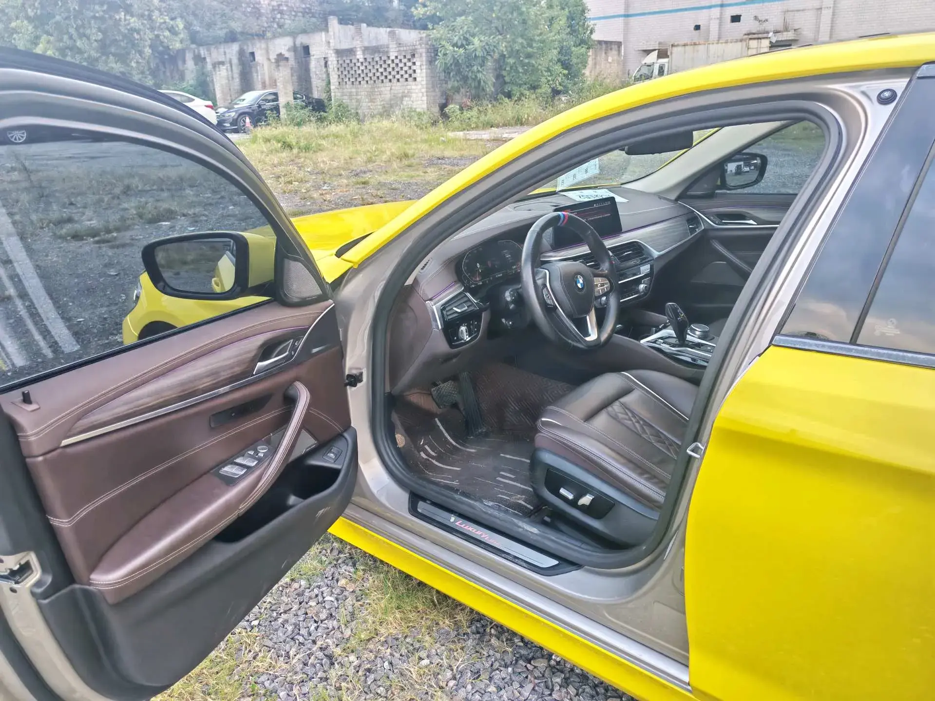 2020 BMW 5 thumbnail 4