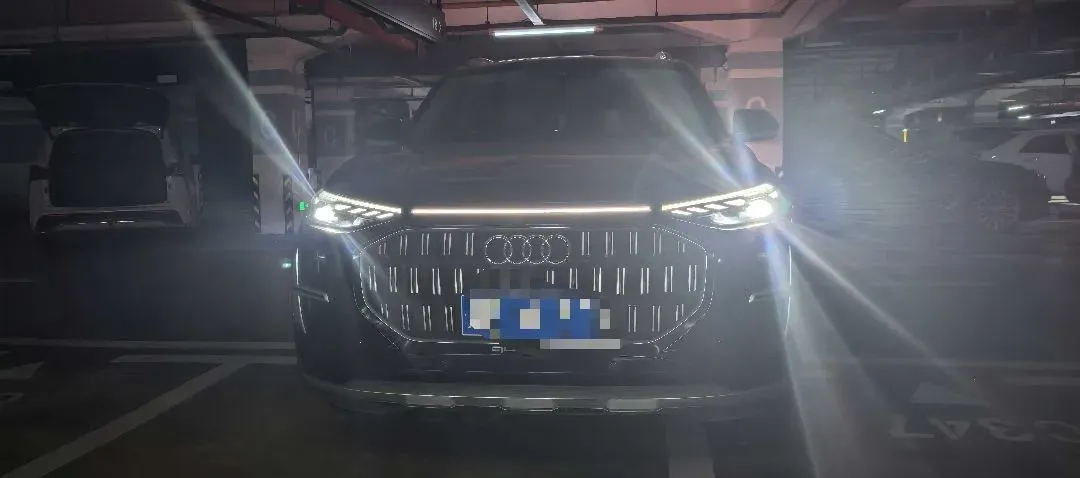 2024 Audi Q6 2.0T 265HP L4 7DCT,autocango,china used car exporter,china ev exporter,chinese used car exporter,chinese used ev exporter