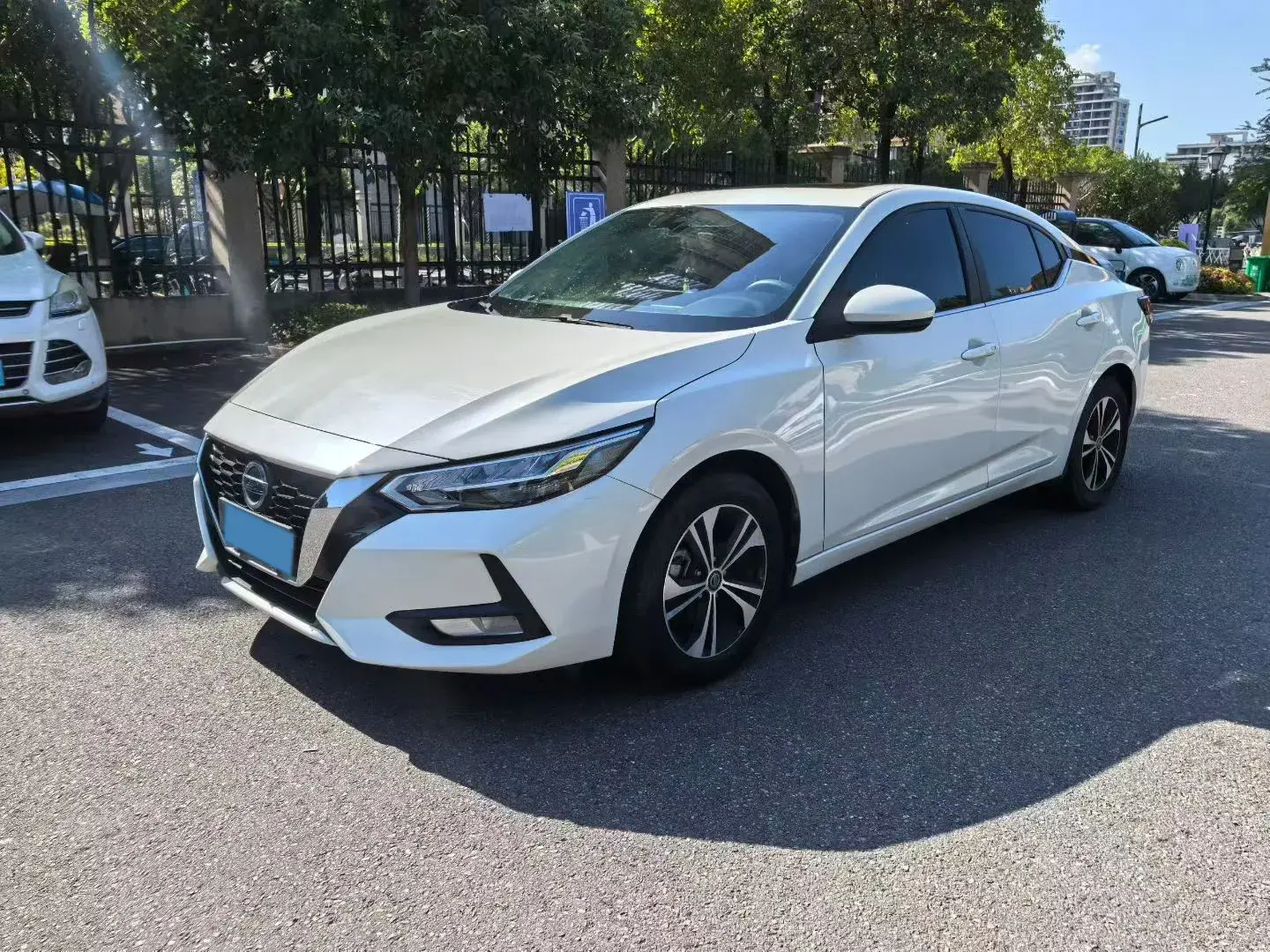 2022 NISSAN SYLPHY view 1